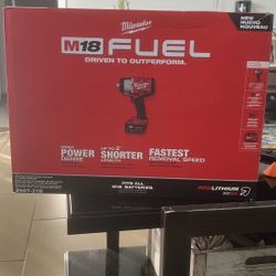 1/2 Milwaukee Impact Gun 1500 Pounds Of Toque 