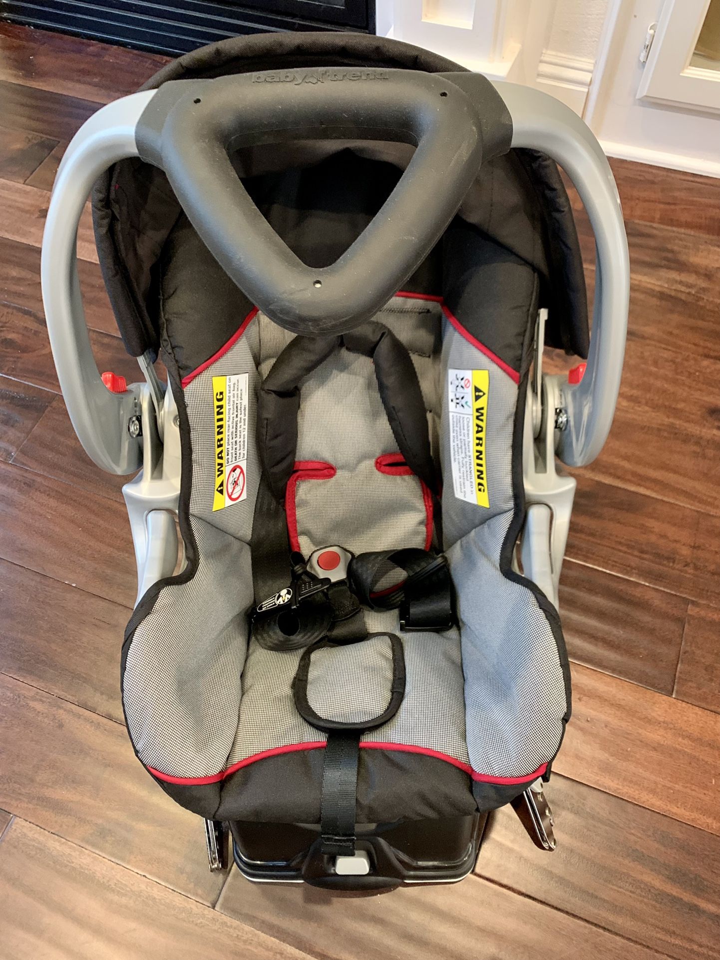 Baby Trend Car Seat And Base With New Born Insert