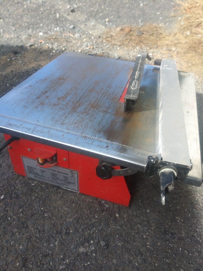 Tile Cutting Machine 7inch / Only Used For 2 Small Jobs