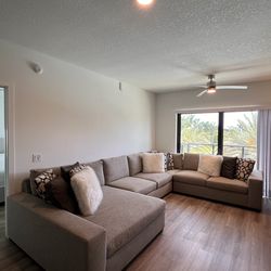 Bernhardt 4-Piece Living Room Sectional Sofa – 161” x 111” Like New