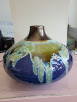 Beautiful Vase (6" H)