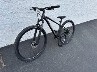 Habit HT 3 size medium and size 29 wheels mountain bike