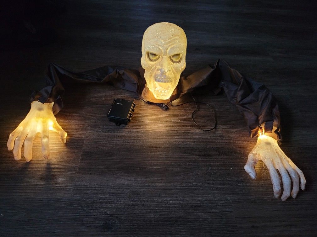 Halloween Outdoor Decoration Zombie Groundbreaker