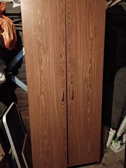 Free storage cabinet