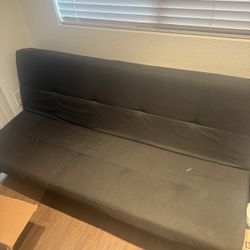 Black Futon. 