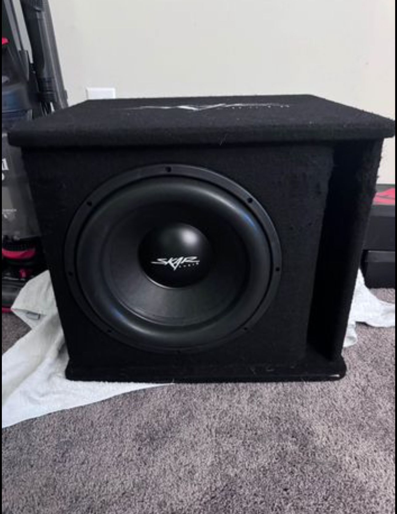 Skar subwoofer 15’ and 800W amp