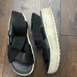 Womans Black And White Sandals Size 8 By Franco Sarto 