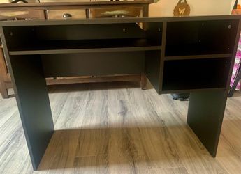 Black Desk