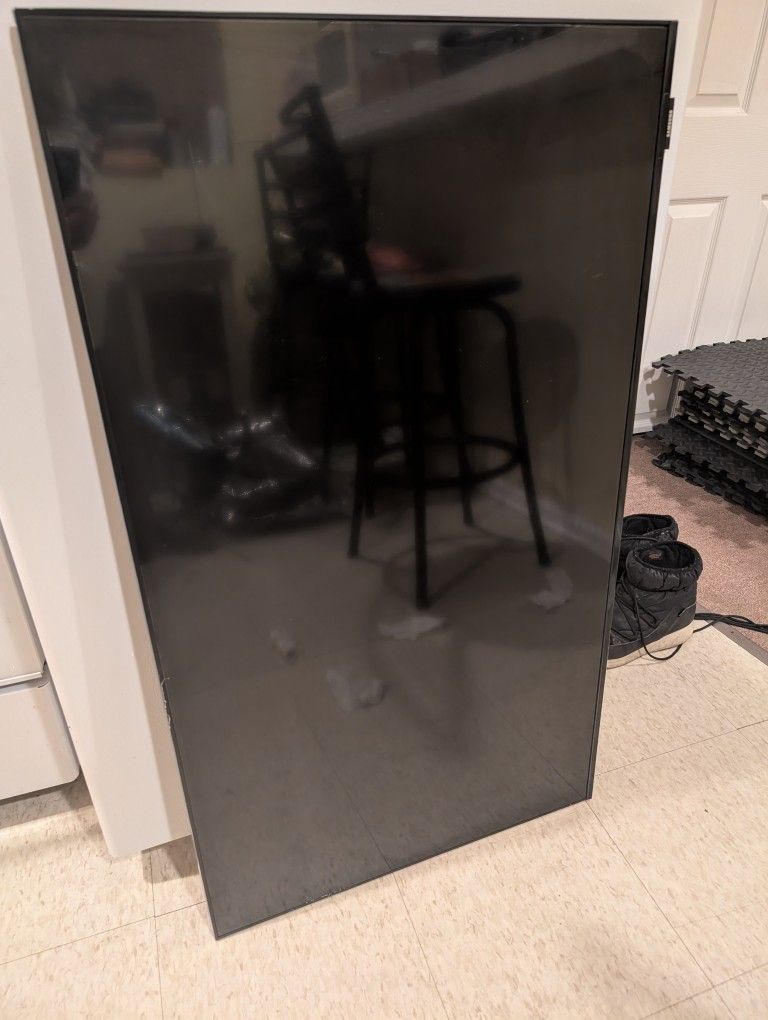 Samsung 38" Smart TV