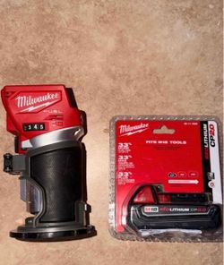 Milwaukee m18 compact  router and 2.0 battery
