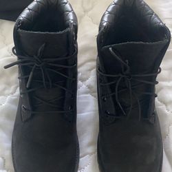 Shoe Palace Women’s Timberland Size 5.5Y
