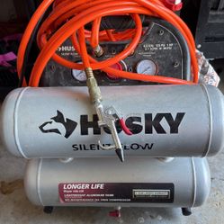 Husky Air Compressor 4.6 gal 125 PSI
