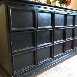 Dresser