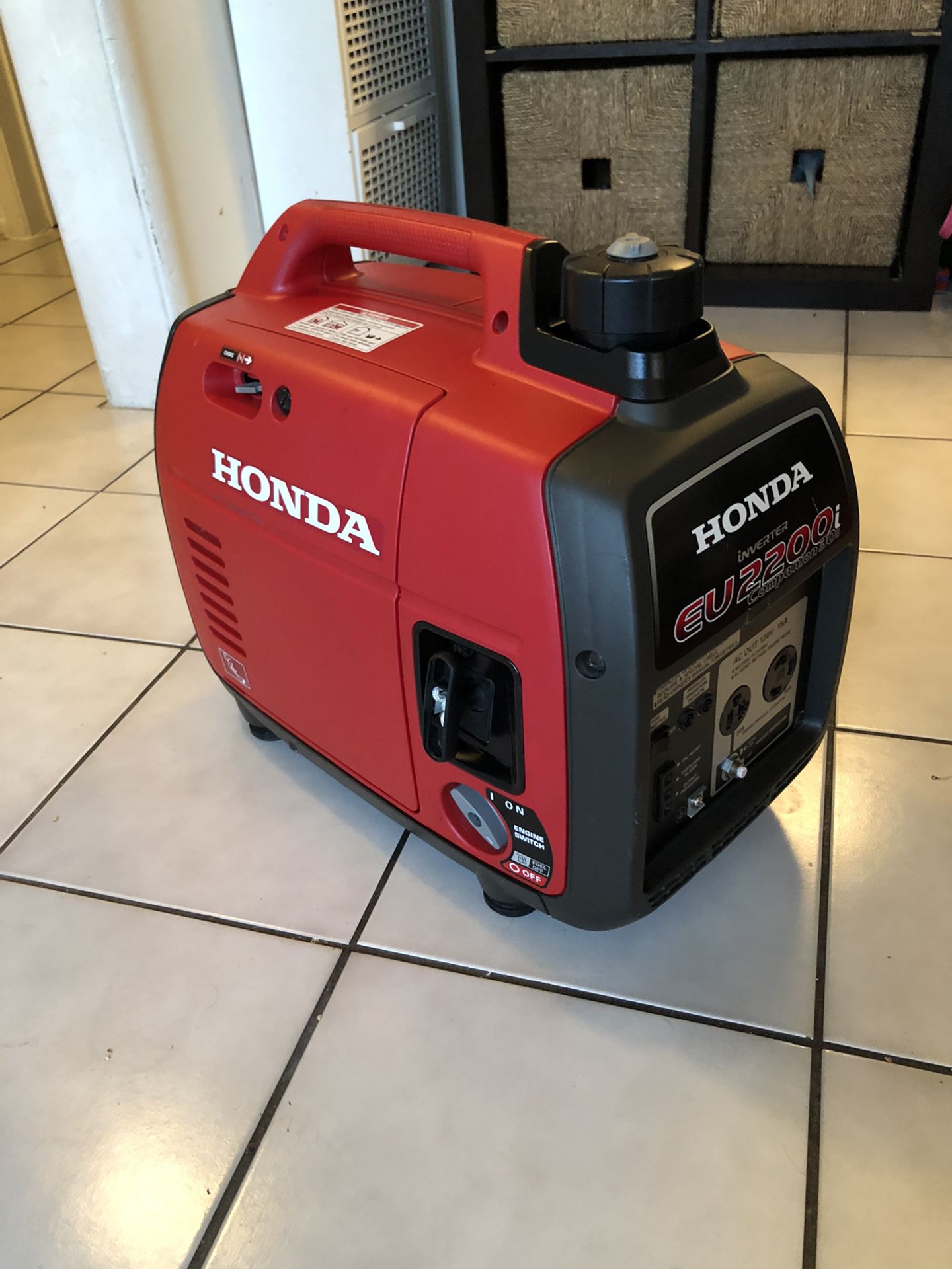 Honda eu2200i companion 30a generator in excellent condition low hours
