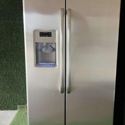 GE Side By Side Refrigerator 