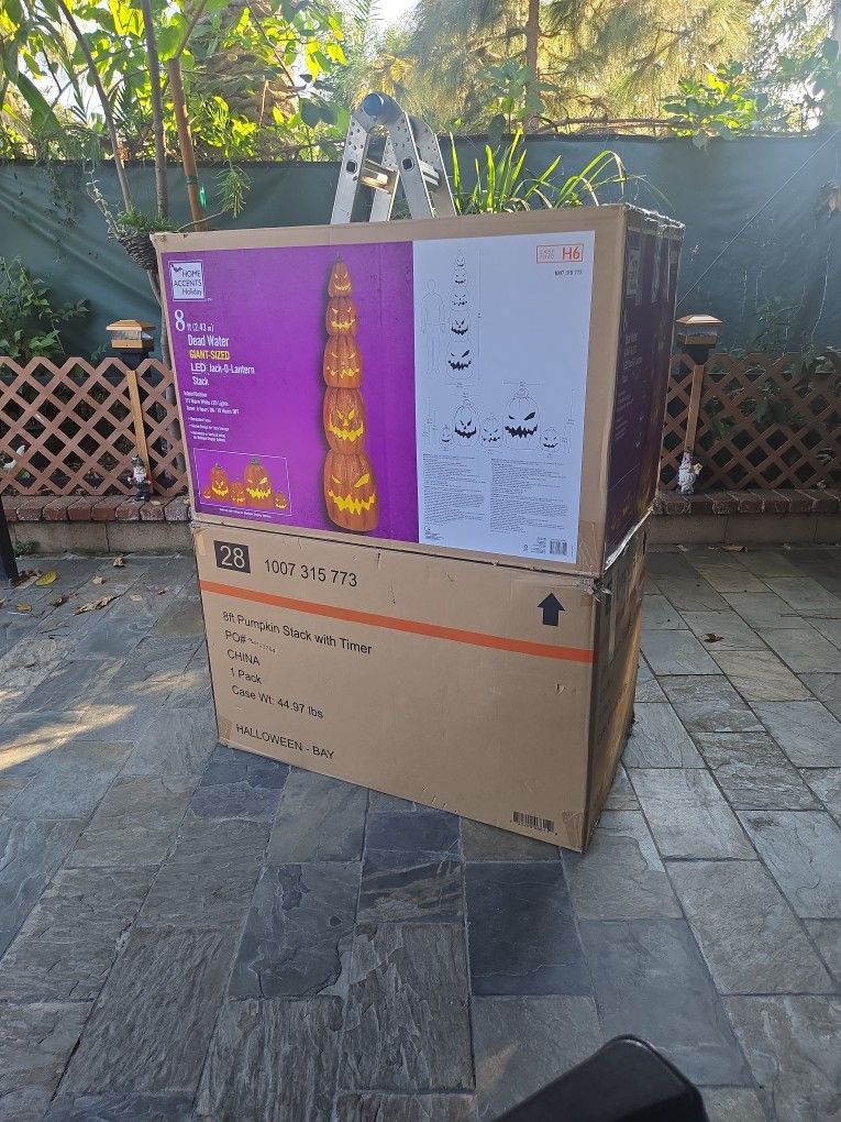 8 Ft Jack O Lanterns