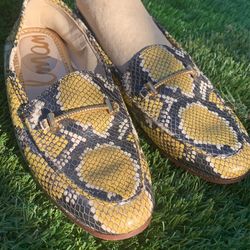 Ladies Snake Pattern Leather Loafers