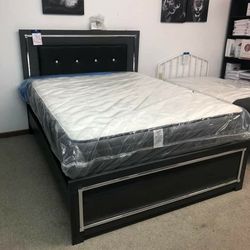 Brand New Kaydell Black LED Panel Bedroom Set  ( Bed, Dresser with Mirror,  Chest, Nighstand ) / Easy Financing & Fast Delivery 