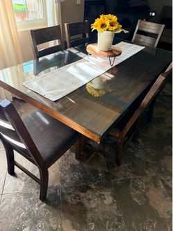 Kitchen table