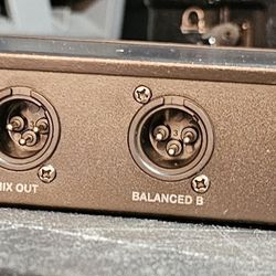 Rockville RWM23UA UHF Wireless Pro Rack Mount Dual Microphone System/20 Channel