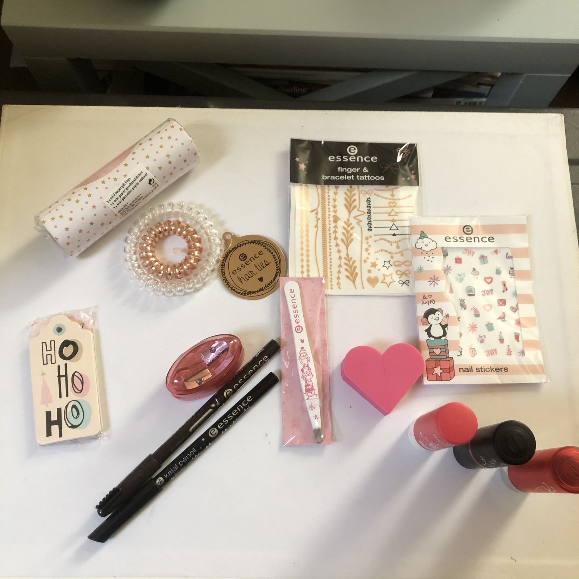 Essence makeup gift set