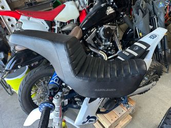 Saddle man seat