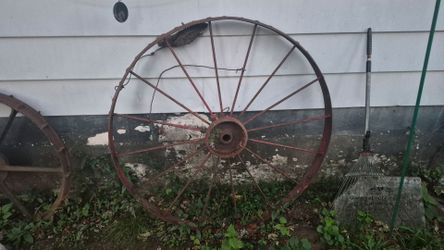 Antique Cast Iron Wagon Wheel