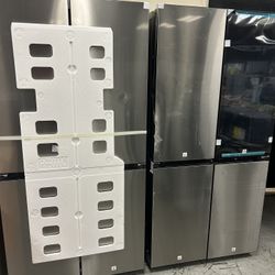 New Bespoke 4-Door Flex™ Refrigerator (29 cu. ft.) with Beverage Center™ in Stainless Steel – (with Customizable Door Panel Colors)