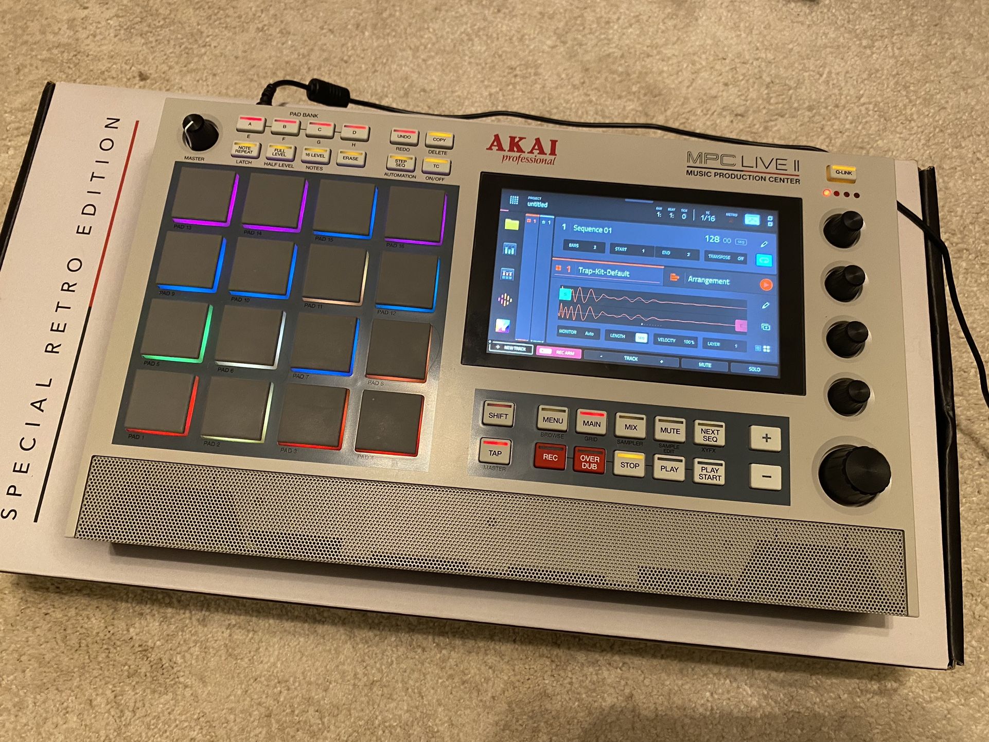Akai MPC Live 2 Retro 500gb SSD