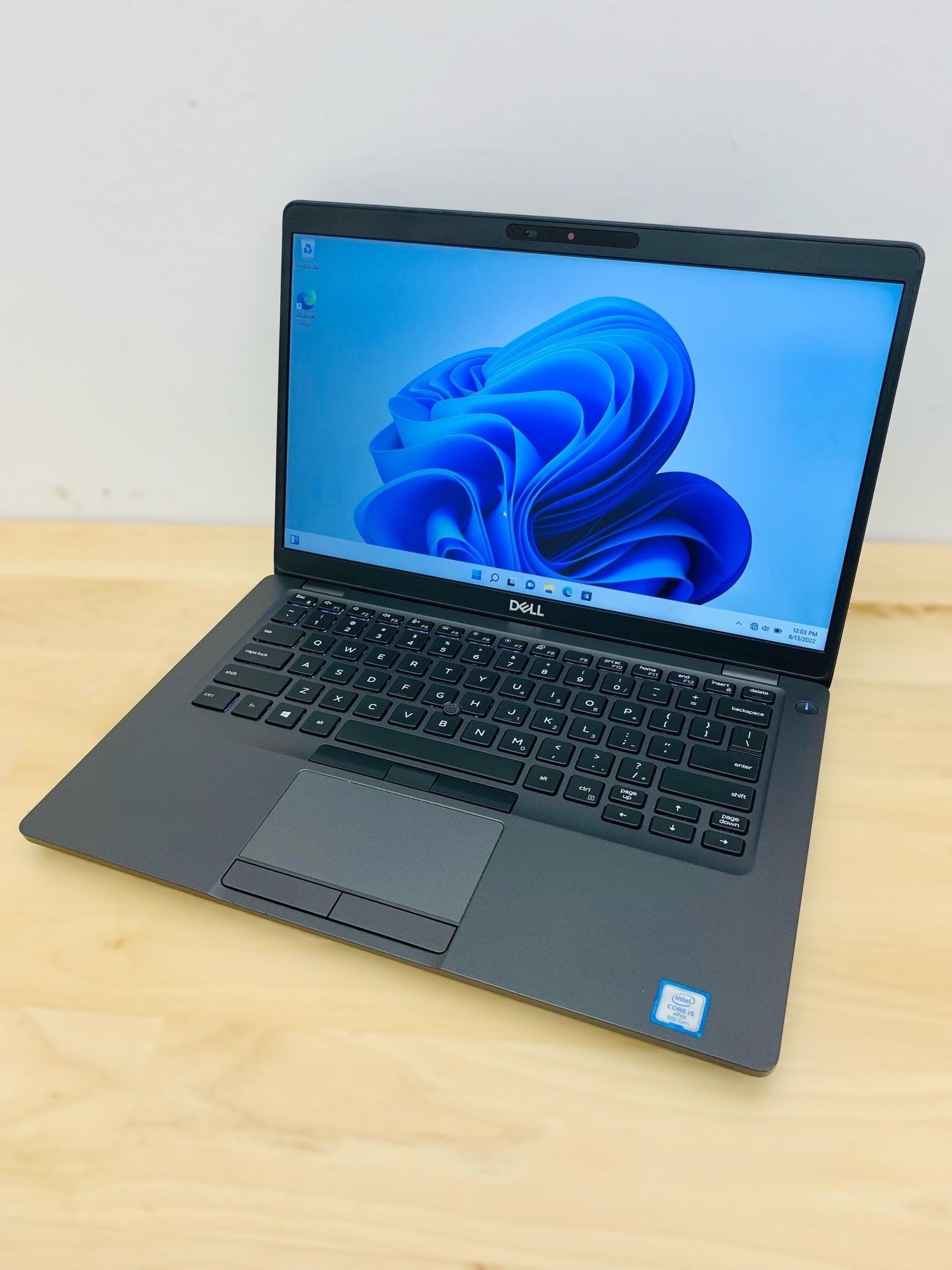 Dell i5 vPro Full HD touchscreen laptop / Windows 11 Pro / SSD 256 / RAM 16GB / Camera / Antivirus / HDMI / Bluetooth / WiFi / USB C / Backlit / Charg