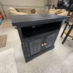  Tv Or Stereo Stand And Subwoofer