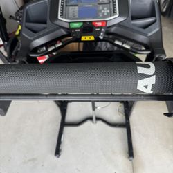 Nautilus T618 Treadmill