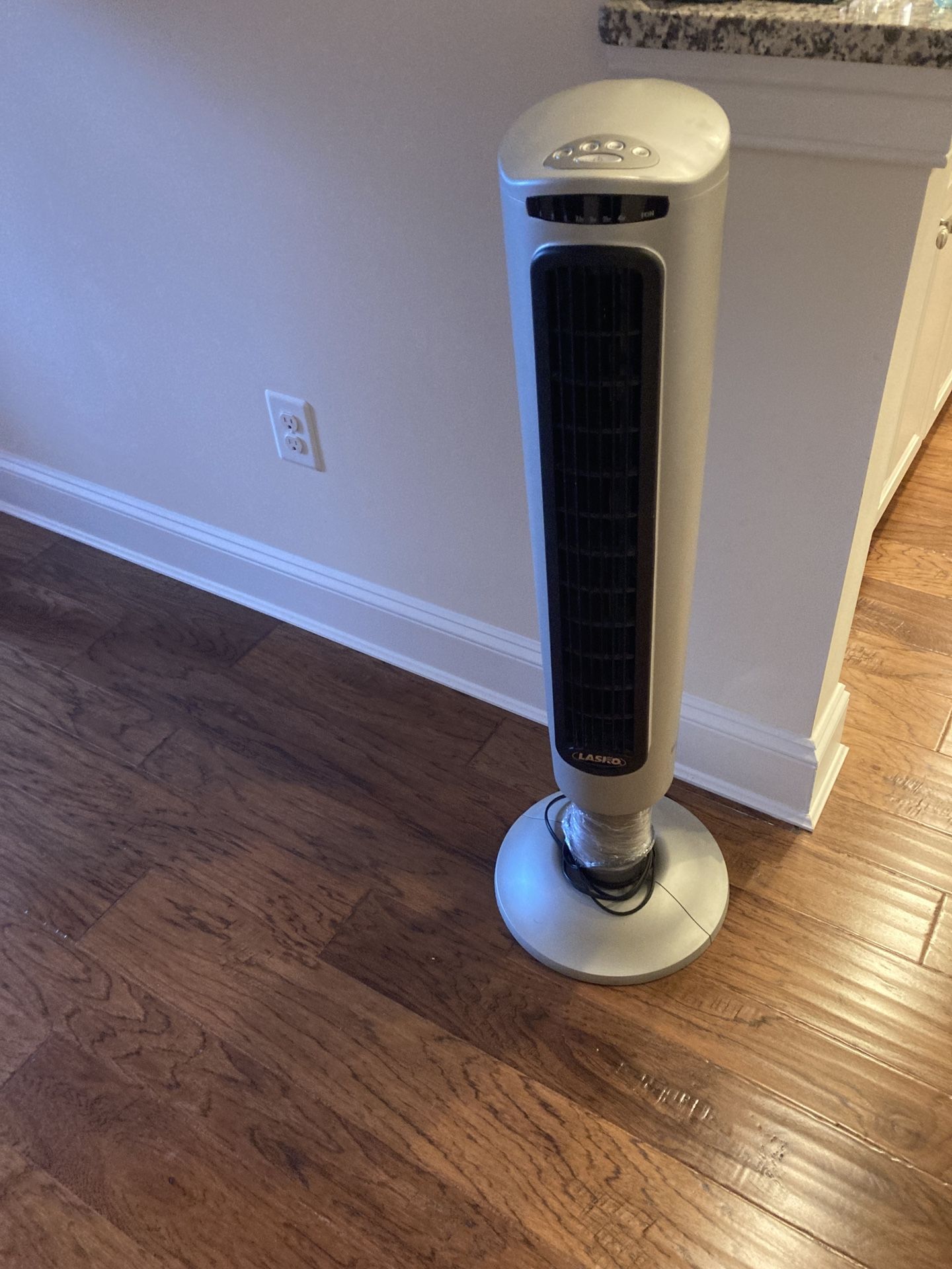 Lasso Ionizer Tower Fan 40 Inch