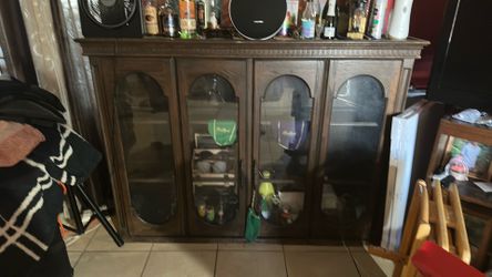 Wine cabinet