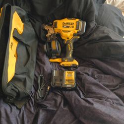 DeWALT Nail Gun 