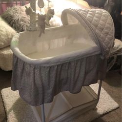 Serta iComfort Auto Glide Bassinet