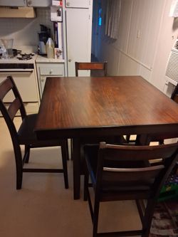 Dining room table
