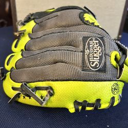 Louisville Slugger Ez- Loc Kids Glove Size10.5
