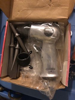 32940 Manufactured by CENTRAL PNEUMATIC CENTRAL PNEUMATIC 32940 DISCONTINUED BY MANUFACTURER AIR HAMMER KIT 150MM 5CHISELS AVAILABLE SURPLUS NEVER US