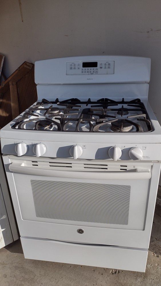 GE Gas Stove + Under Cab Microwave