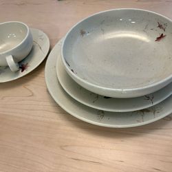 Calvin Klein Dinnerware Set For 12