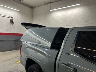 2025 Toyota Tundra Leer Camper shell 5.5ft Lunar Rock