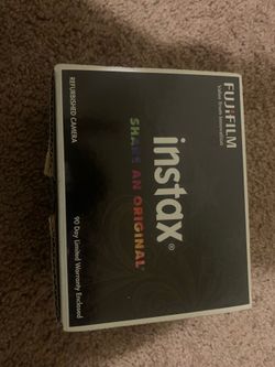 İngilizce: Brand New Fujifilm Instax Mini 12 Lilac Purple + 10 Bonus Films!