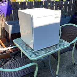 Mini Fridge 