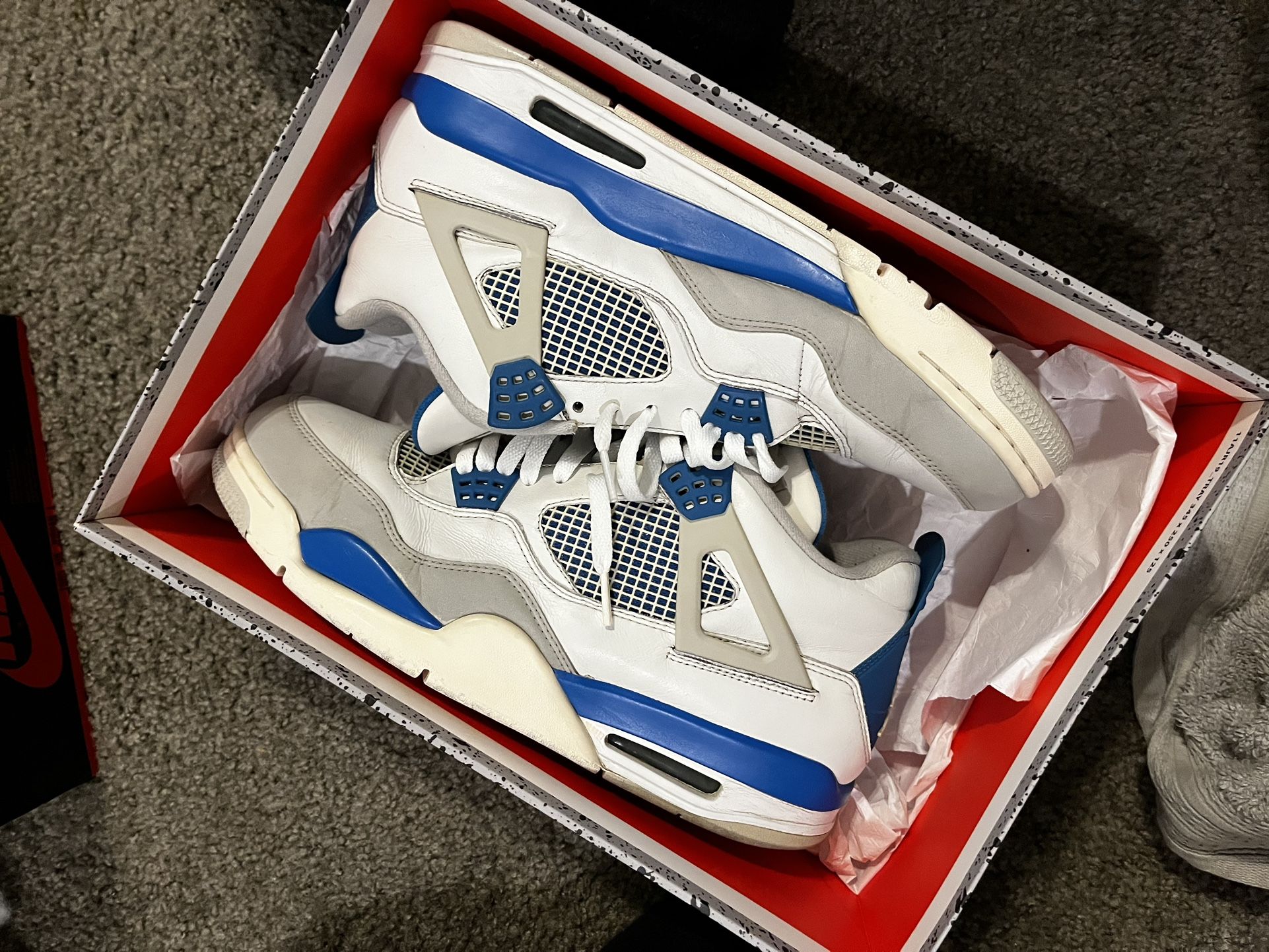 Air Jordan 4 Military Blue