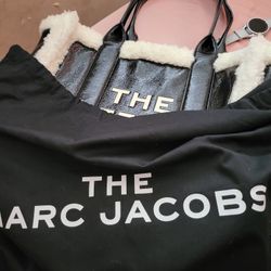 marc jacobs the crinkle leather tote bag large $550