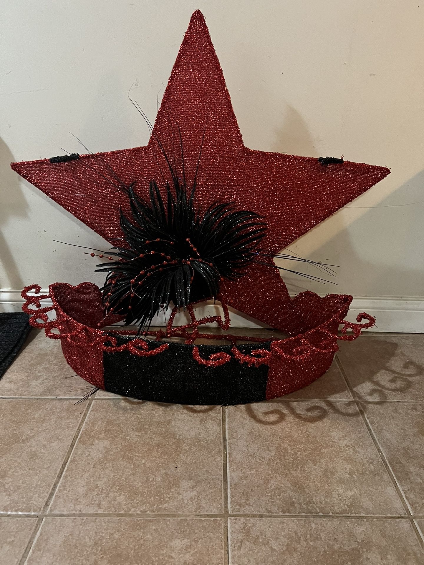Black. Red. Decor. Star. 