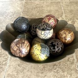 Bowl With Decorative Balls