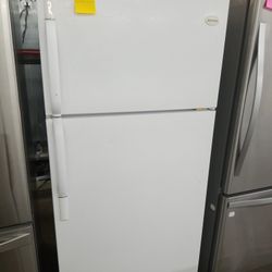 Frigidaire white Top Freezer Refrigerator FREE LOCAL DELIVERY 