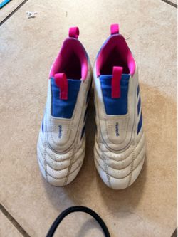 Soccer cleats